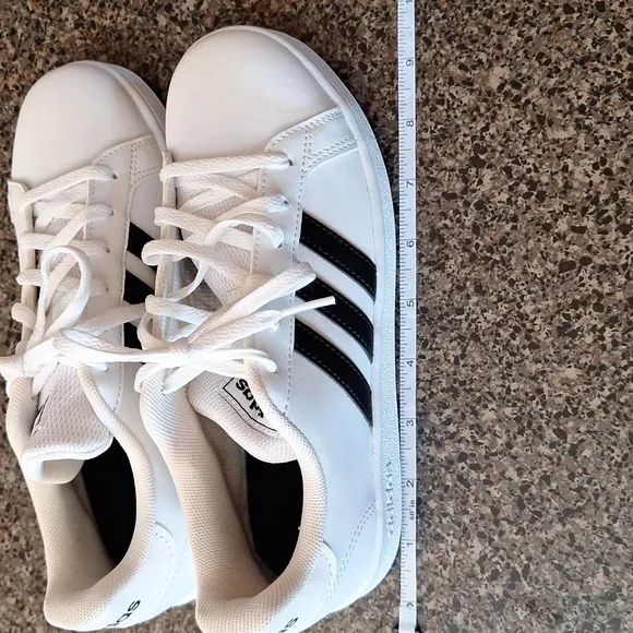 Adidas Sneakers size 3.5 Youth NEW