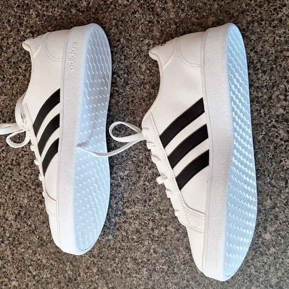 Adidas Sneakers size 3.5 Youth NEW
