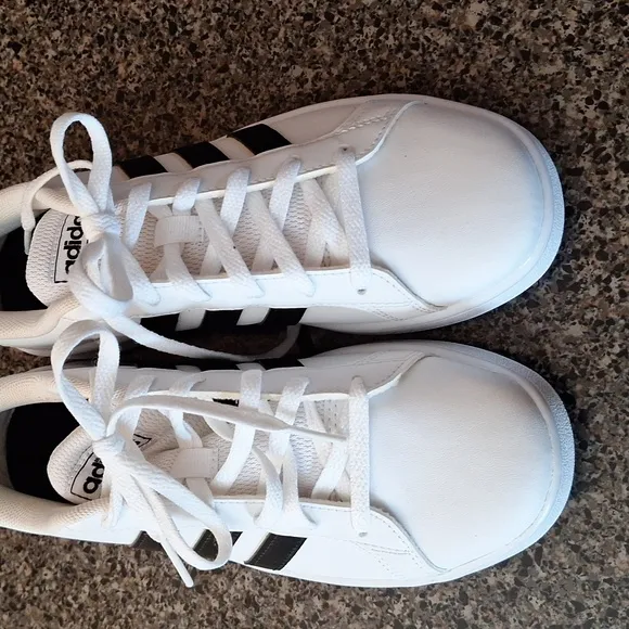 Adidas Sneakers size 3.5 Youth NEW