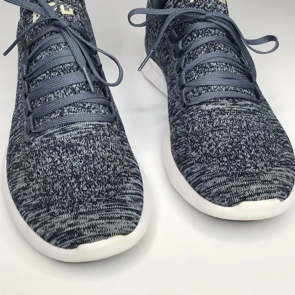 APL TechLoom Breeze in Blue.
