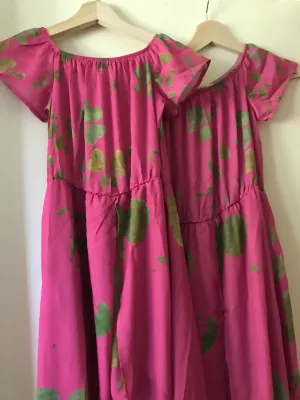 Gold Clover Fuchsia Off-Shoulder Mini With Trail