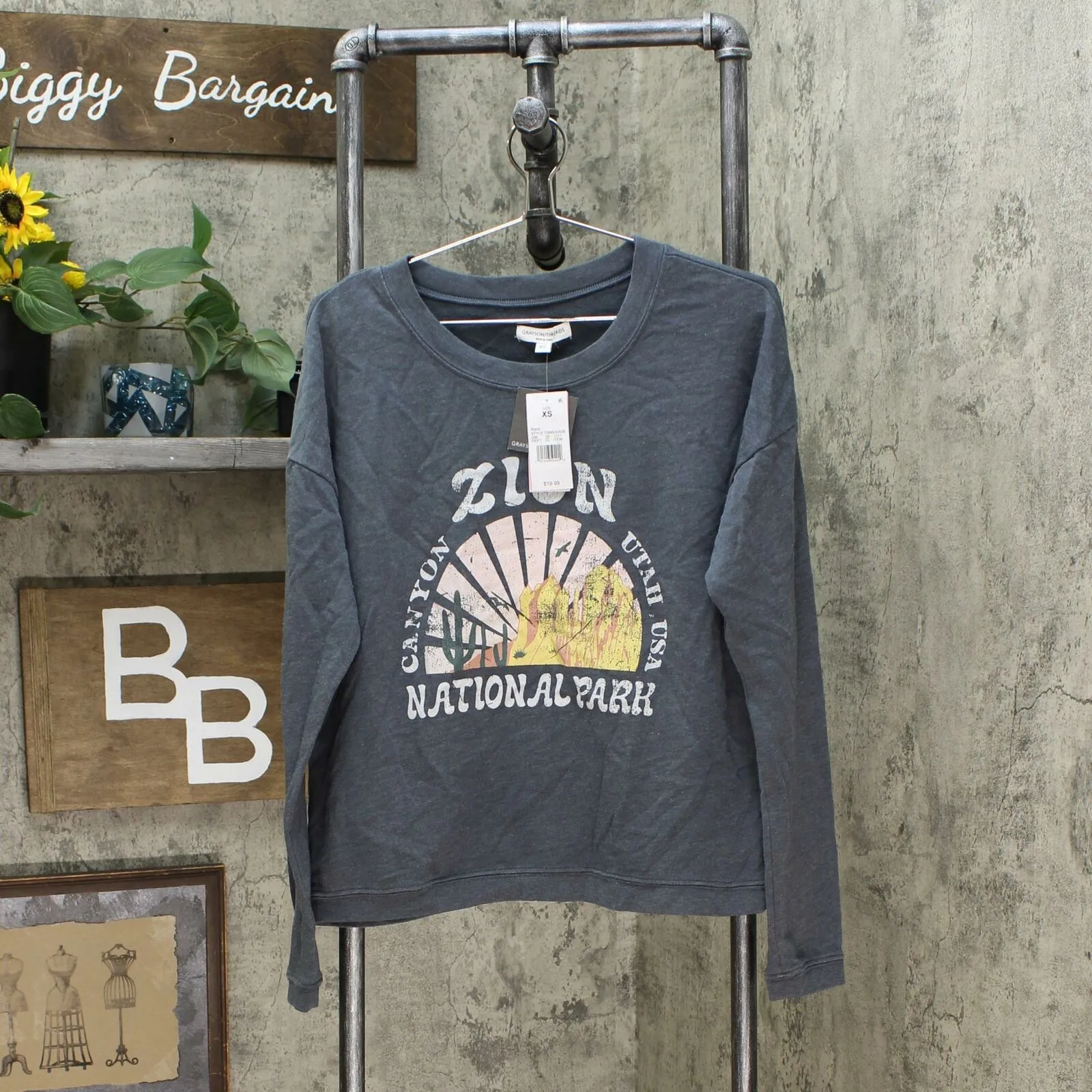 Grayson/Threads Women's Zion National Park Sweatshirt