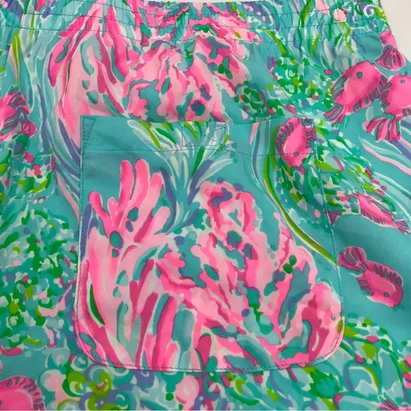 Lilly Pulitzer LIKE NEW Luxletic Ocean Trail 4” Woven Short Rare Colorway Pink M