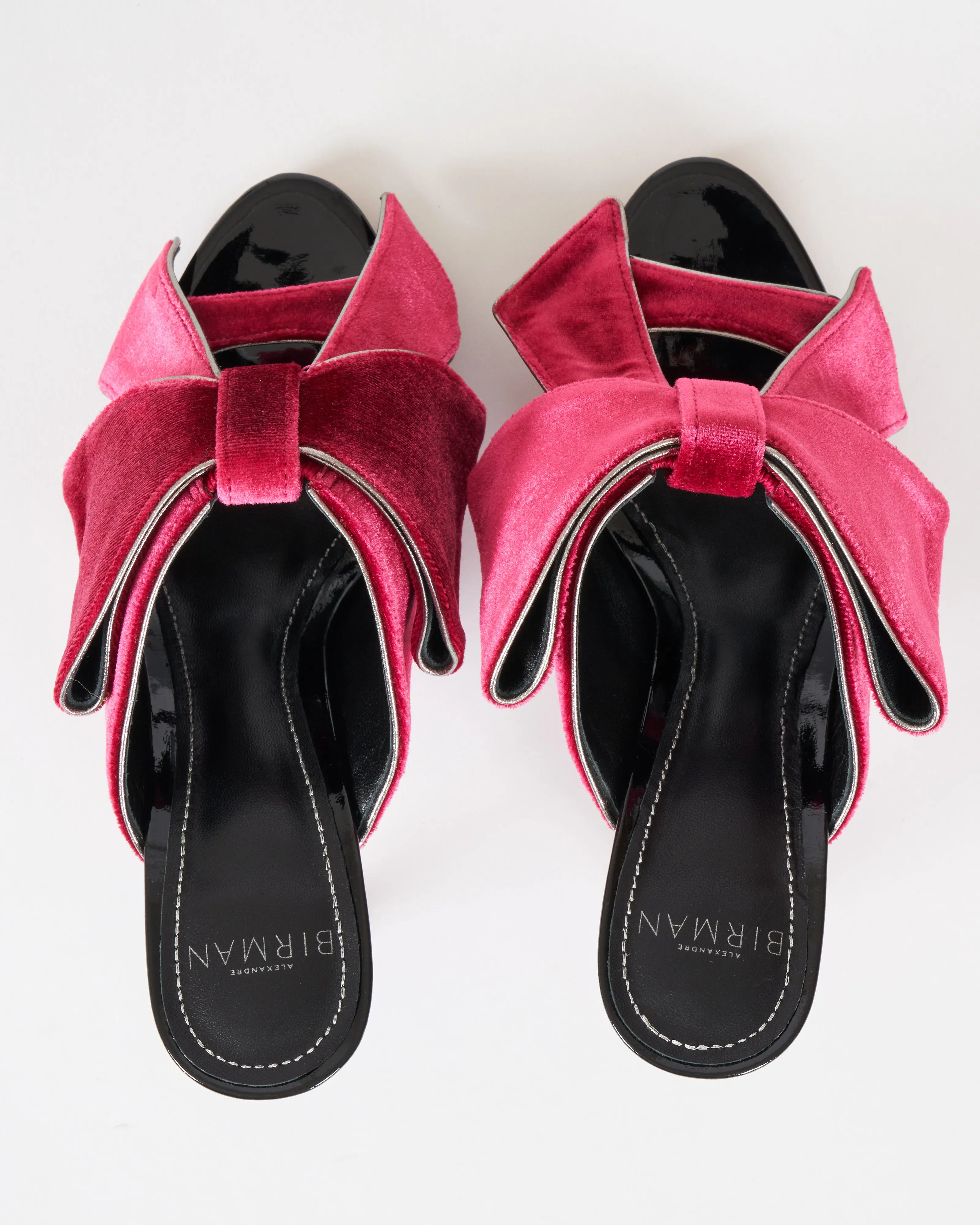 lupita velvet heel