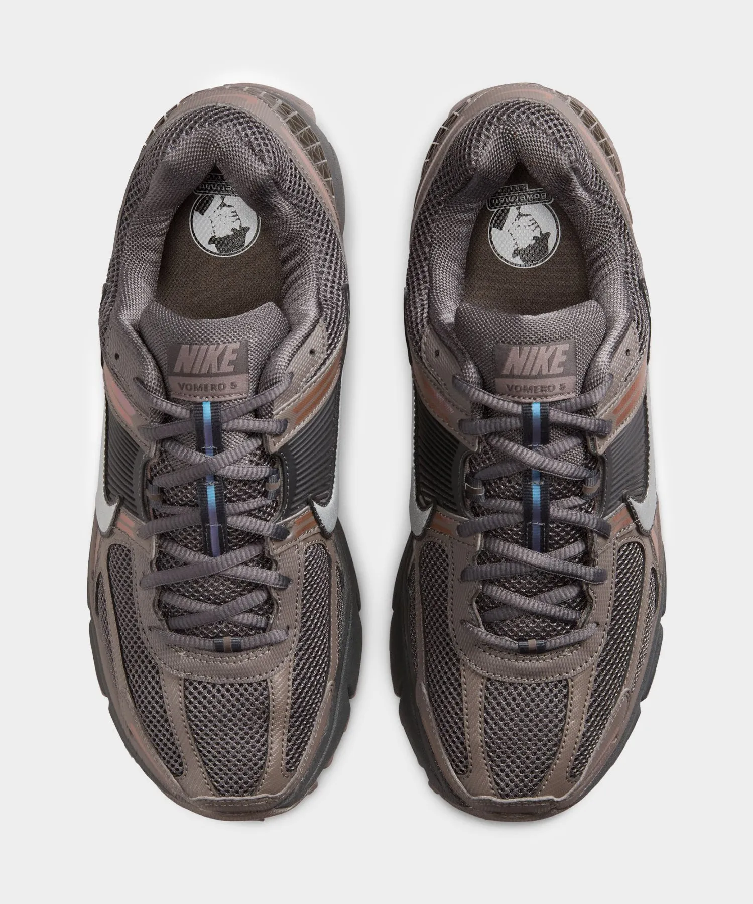 Nike Zoom Vomero 5 in Cave Stone   Metallic Silver