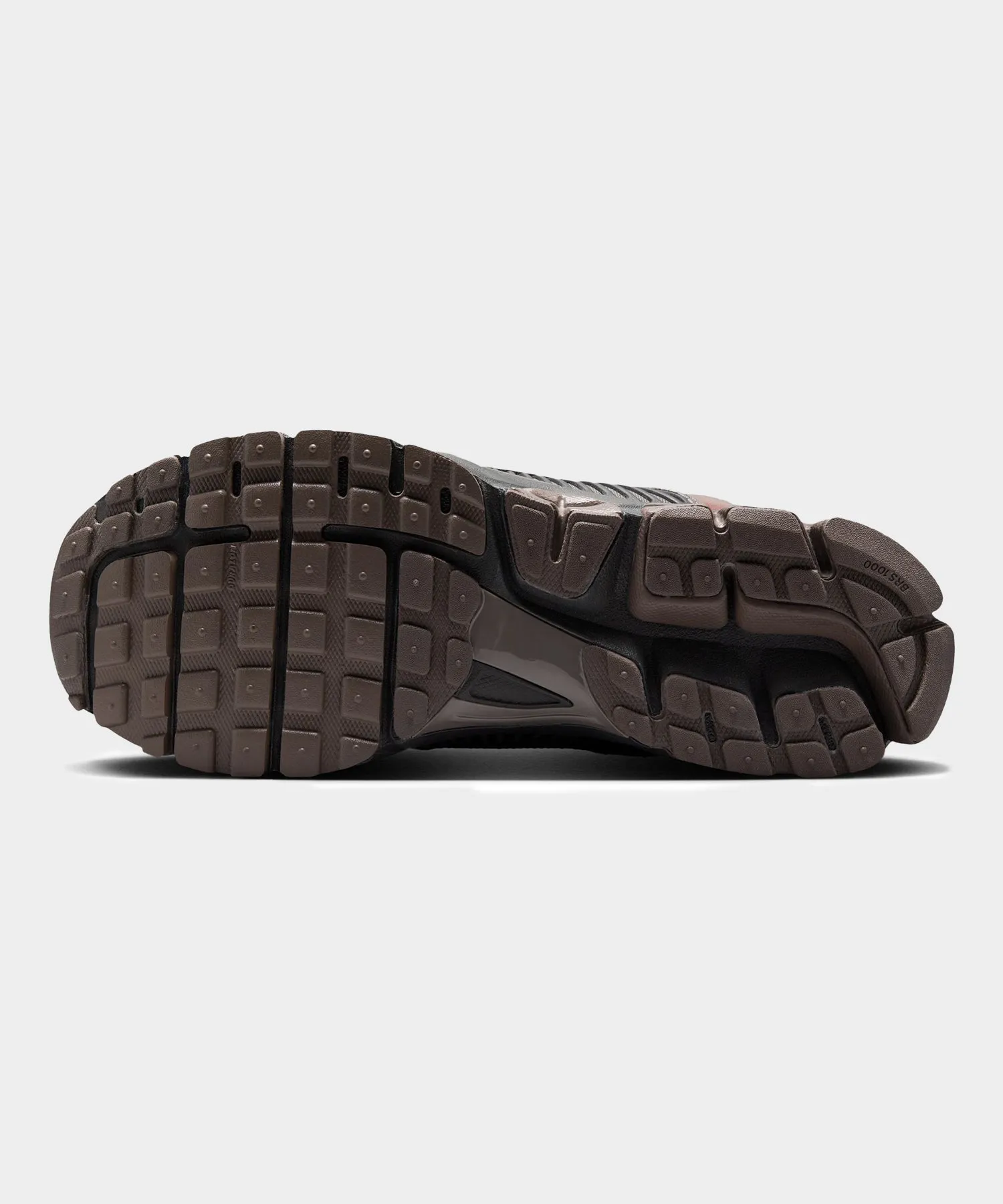 Nike Zoom Vomero 5 in Cave Stone   Metallic Silver