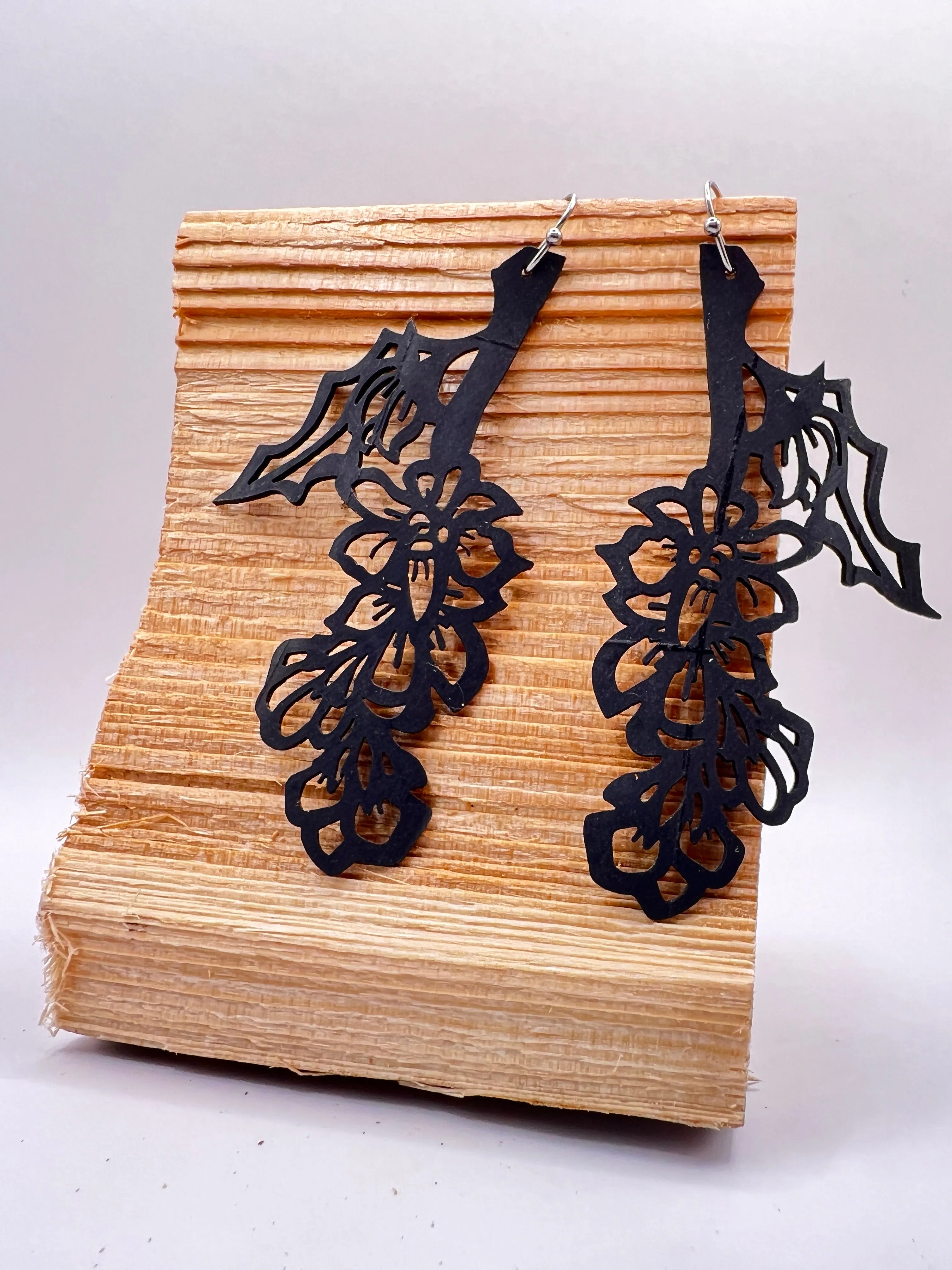 oregon grape rubber earring