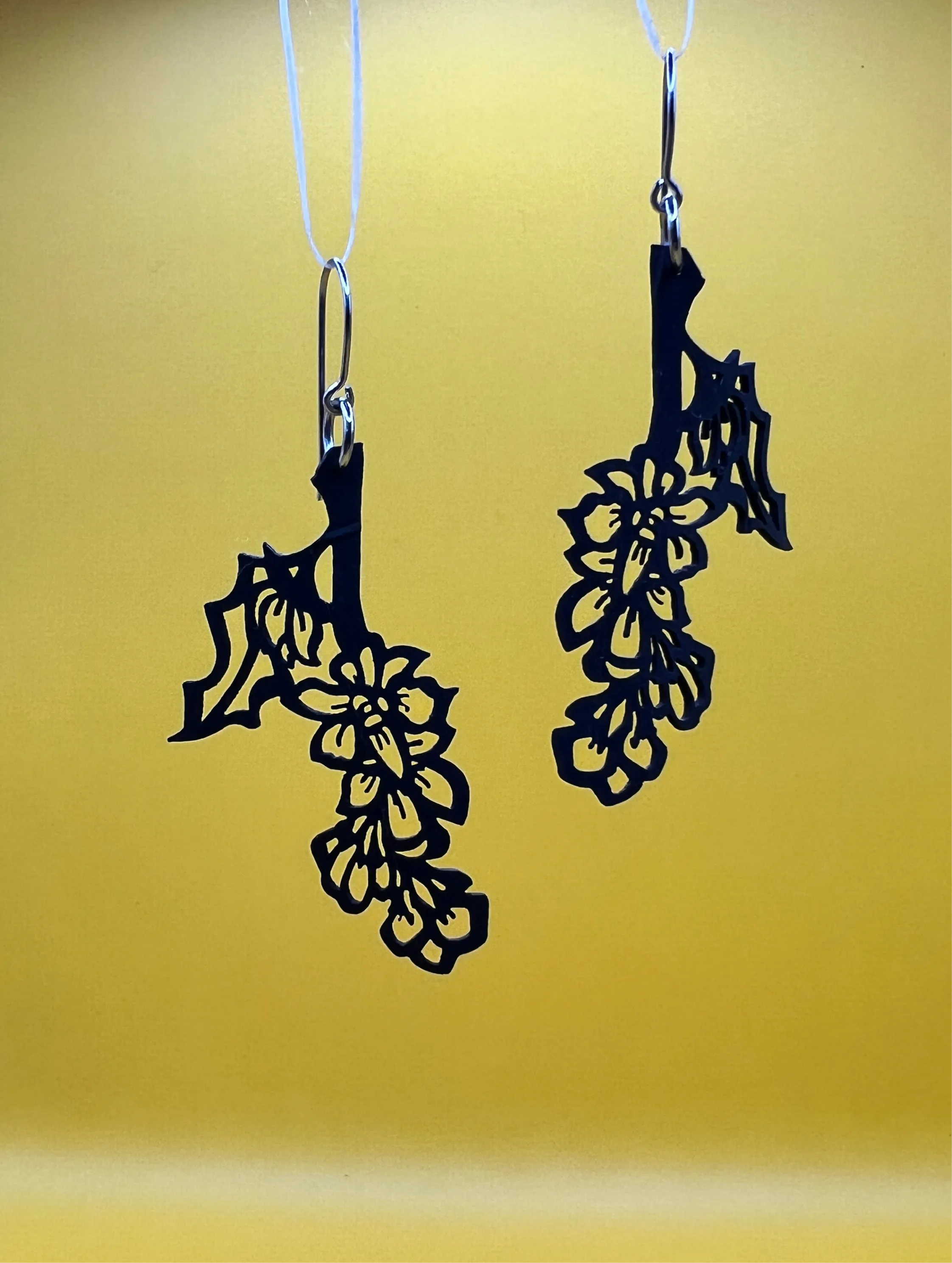 oregon grape rubber earring
