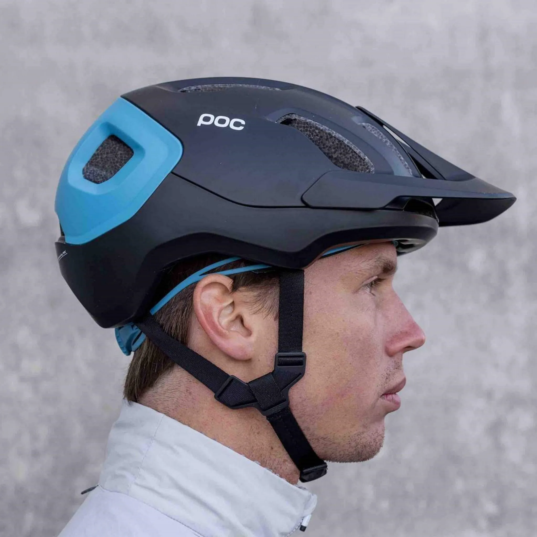 POC Axion Spin Helmet Matt Black/Basalt Blue