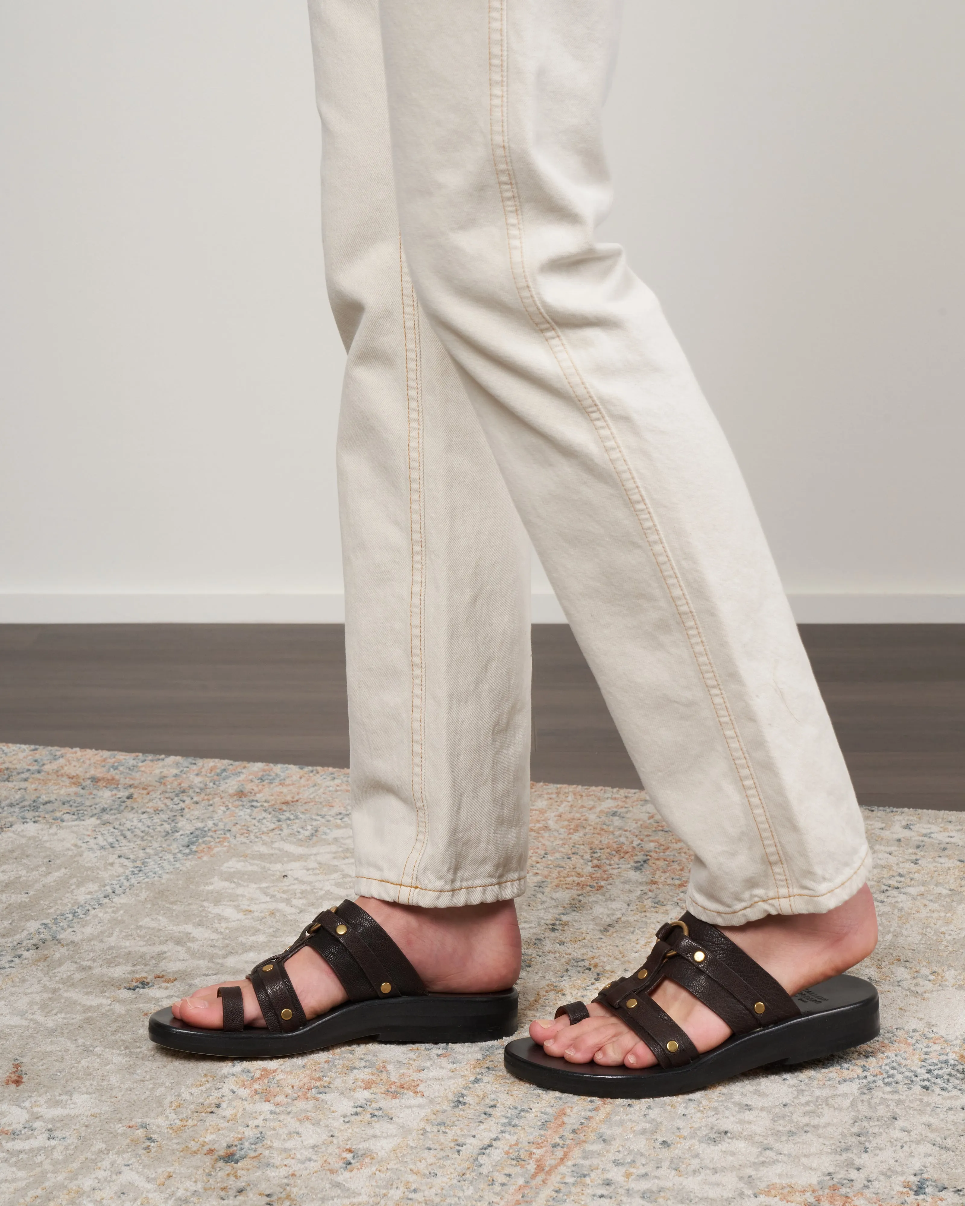 tocci toe ring sandal - espresso brown leather