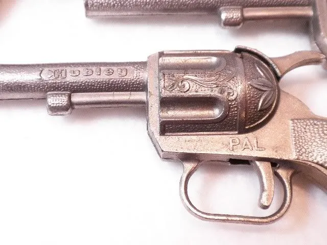 Vintage Hubley Cowboy Toy Cap Gun Holster Set
